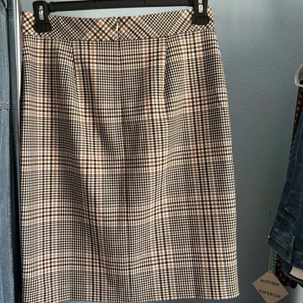 ANN Taylor plaid skirt - Picture 5 of 6